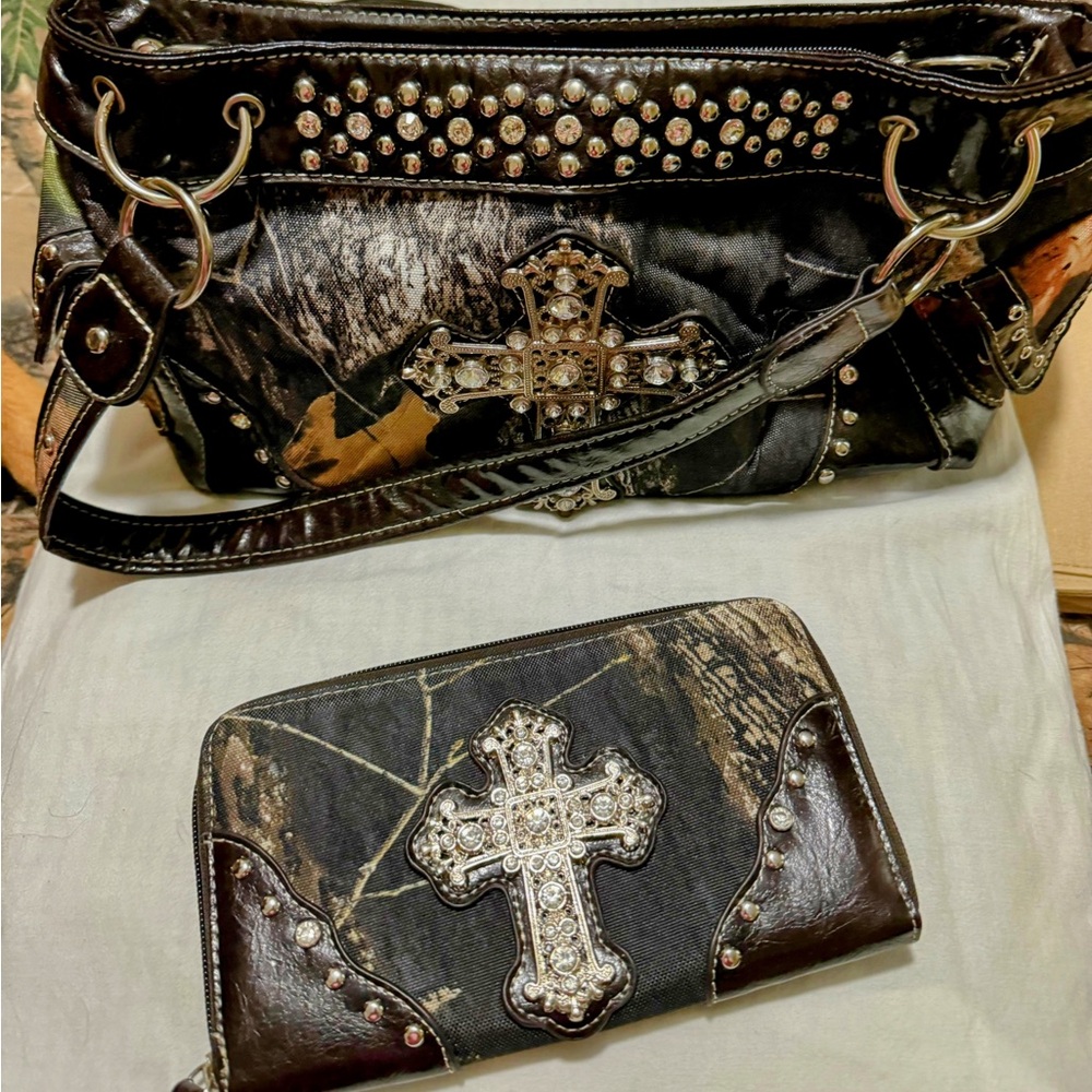 Barely used Montana West purse / wallet
